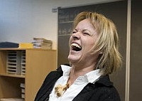 nevetés, humor